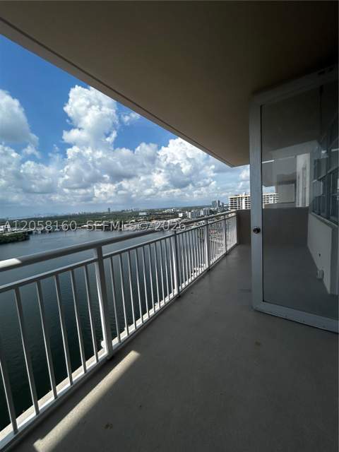 250 174th St 2102, Sunny Isles Beach FL - photo 6 of 13
