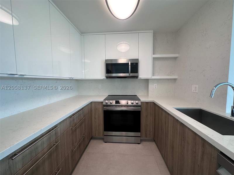 2 bedroom Condominium at 100 Bayview Dr 317, Arlen House East Condo, Sunny Isles Beach — photo 3