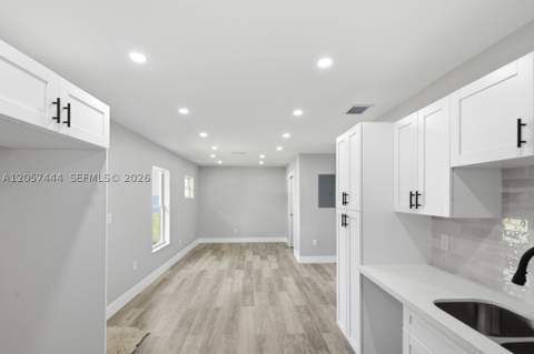 2288 W 4th Ct, Hialeah FL - photo 12 of 31
