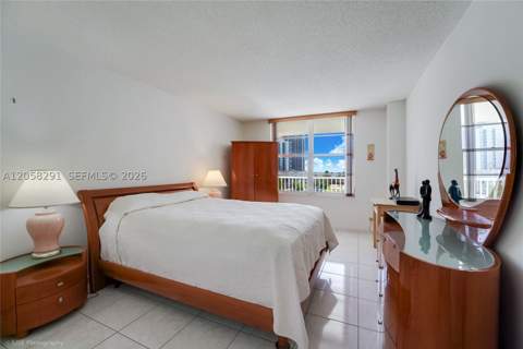 231 174th St 617, Sunny Isles Beach FL - photo 8 of 16