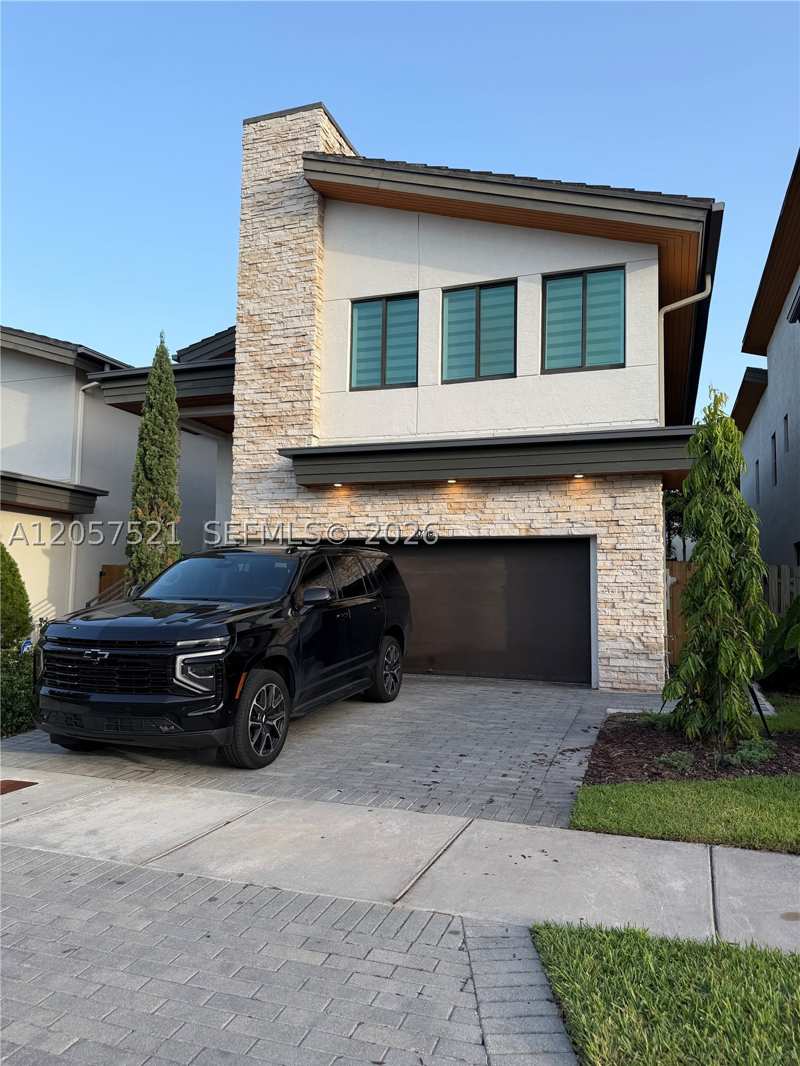 4 bedroom SingleFamilyResidence at 10218 NW 76th Ter, Grand Bay South Estates, Doral — photo 1
