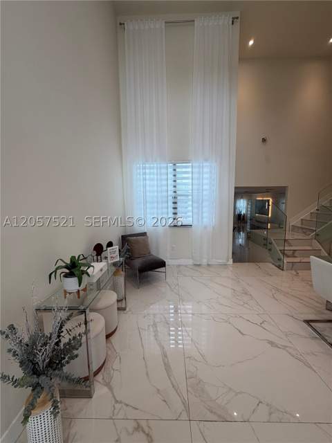 10218 NW 76th Ter, Doral FL - photo 11 of 29