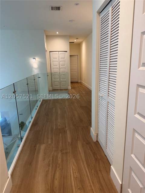 10218 NW 76th Ter, Doral FL - photo 12 of 29