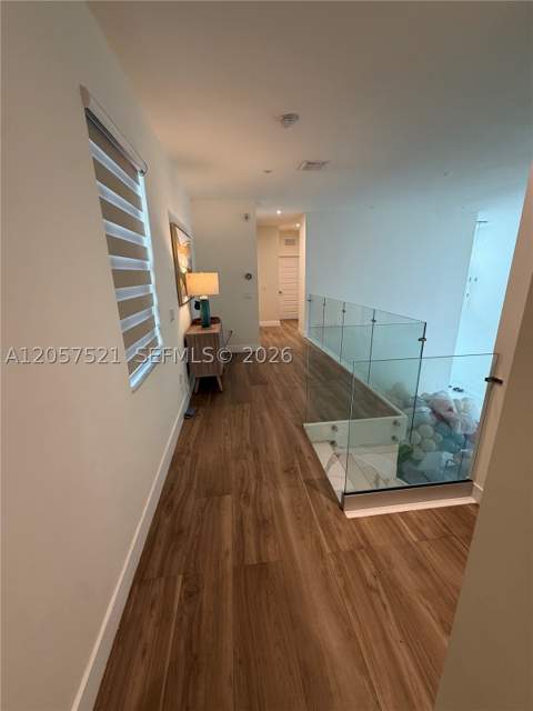 10218 NW 76th Ter, Doral FL - photo 9 of 29
