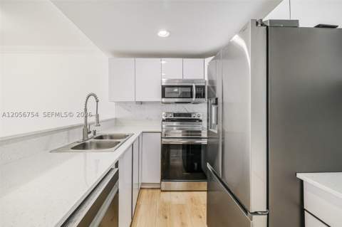 401 Ocean Dr 602, Miami Beach FL - photo 8 of 52