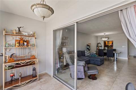 6215 W 20th Ave 402, Hialeah FL - photo 9 of 22