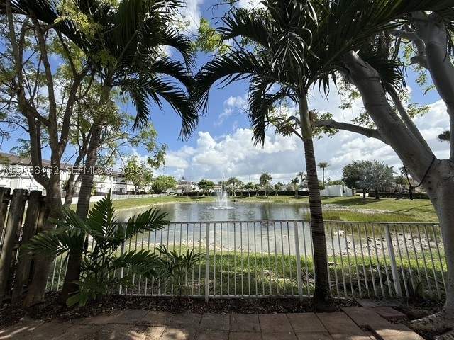 4 bedroom Townhouse at 11419 NW 76th Ter, Doral Isles North Sec Two, Doral — photo 2