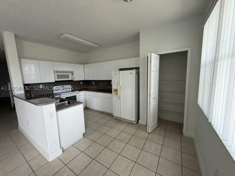 11419 NW 76th Ter, Doral FL - photo 6 of 28