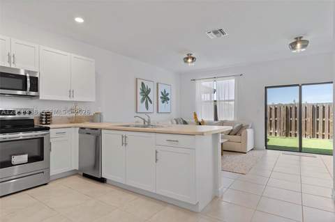 10085 SW 228th Ter, Miami FL - photo 15 of 60
