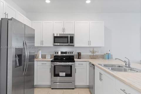 10085 SW 228th Ter, Miami FL - photo 16 of 60