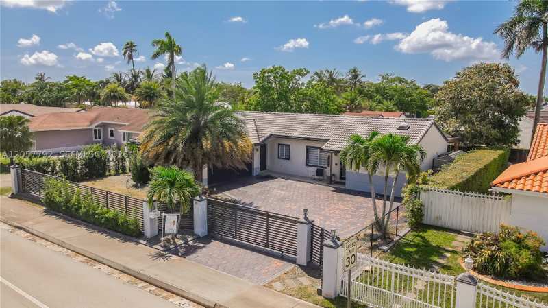 3 bedroom SingleFamilyResidence at 6320 NW 199th St, Country Lake Manors, Hialeah — photo 1