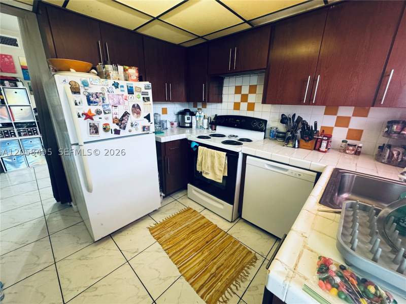 2 bedroom Condominium at 11855 NE 19th Dr 22, Sutton House Condo, North Miami — photo 5