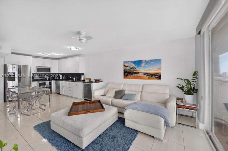 1 bedroom Condominium at 401 Ocean Dr 1001, The Presidential Condo, Miami Beach — photo 2