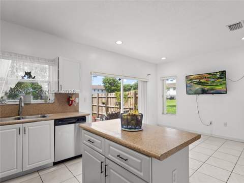 1651 SE 31st Ct, Homestead FL - photo 10 of 48