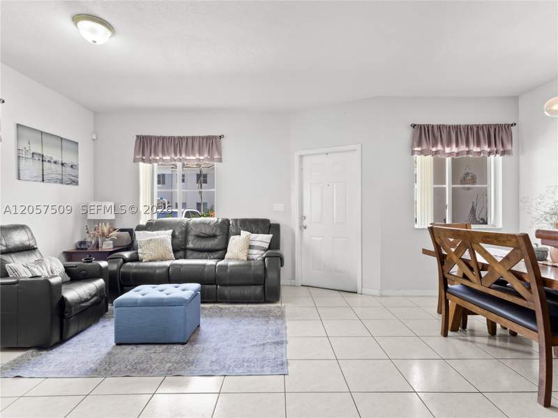 3 bedroom Townhouse at 1651 SE 31st Ct, Venetia Grove, Homestead — photo 2