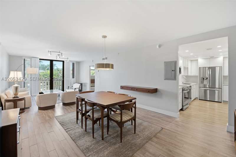 2 bedroom Condominium at 90 Edgewater Dr 225, Gables Waterway Towers Co, Coral Gables — photo 1