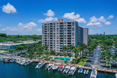 90 Edgewater Dr 225, Coral Gables FL - photo 18 of 20