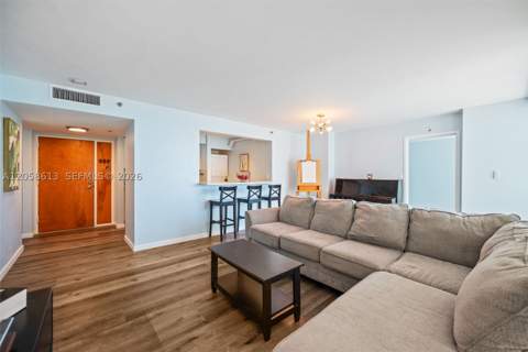 7601 E Treasure Dr 2124, North Bay Village FL - photo 17 of 40