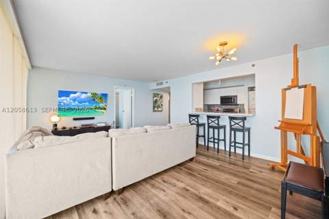 7601 E Treasure Dr 2124, North Bay Village FL - photo 18 of 40