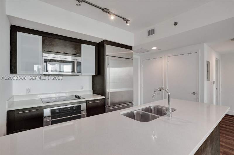 1 bedroom Condominium at 55 SE 6th St 3604, 500 Brickell West Condo, Miami — photo 4