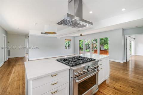 1012 NE 116th St, Biscayne Park FL - photo 10 of 53