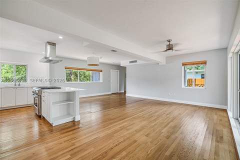 1012 NE 116th St, Biscayne Park FL - photo 7 of 53
