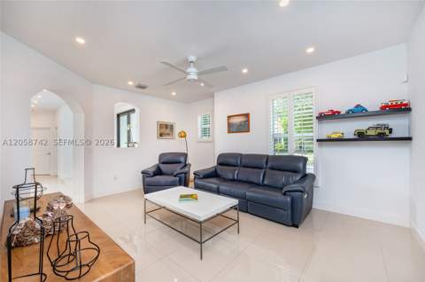8425 SW 138th St, Palmetto Bay FL - photo 10 of 43