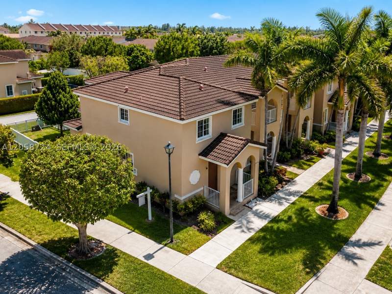 3 bedroom Townhouse at 14072 SW 272nd St, Mandarin Lakes, Homestead — photo 2