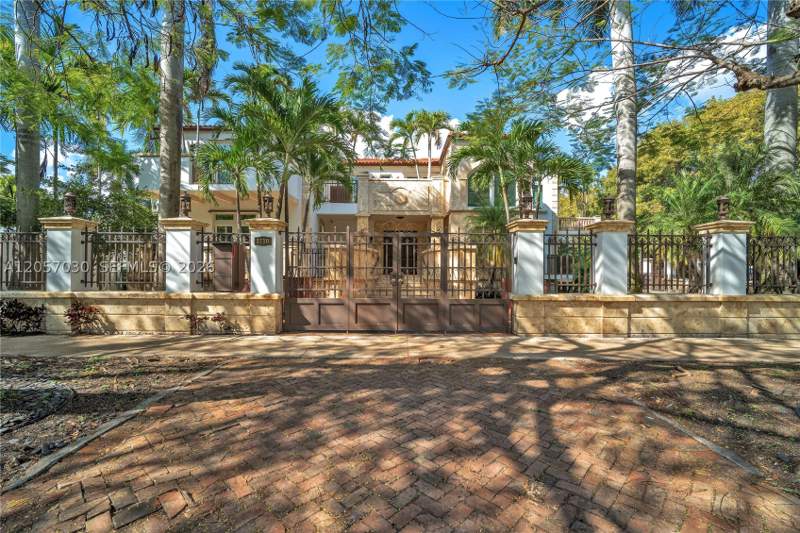 7 bedroom SingleFamilyResidence at 1710 S Miami Ave, Holleman Park, Miami — photo 2