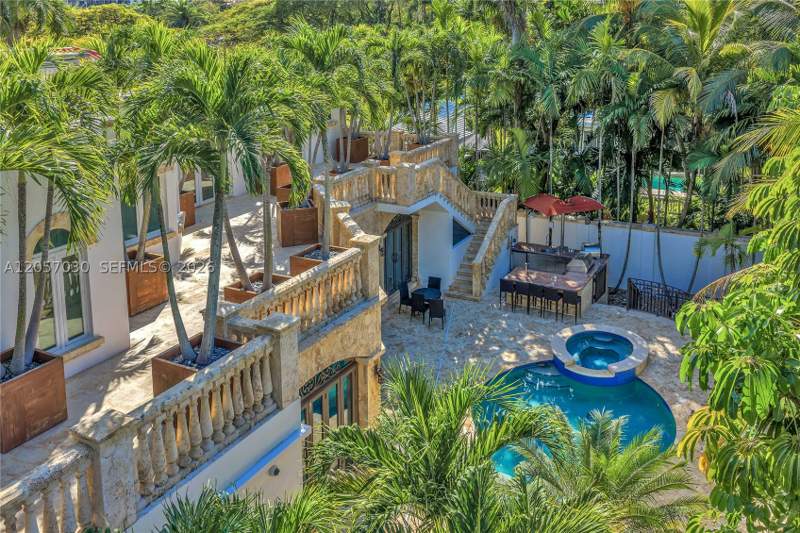 7 bedroom SingleFamilyResidence at 1710 S Miami Ave, Holleman Park, Miami — photo 5