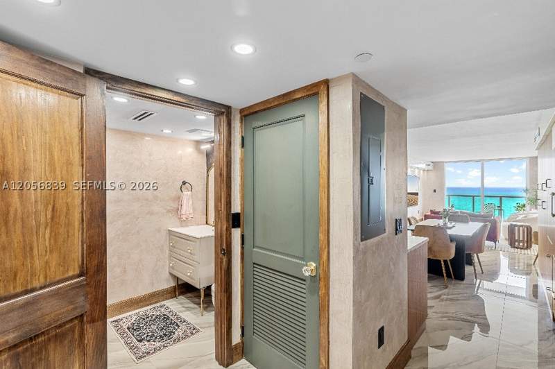 2 bedroom Condominium at 2457 Collins Ave 1603, The Royal Club Condo, Miami Beach — photo 2