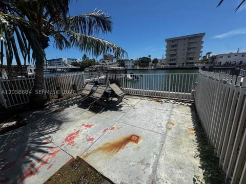 8335 Crespi Blvd 2, Miami Beach FL - photo 14 of 17
