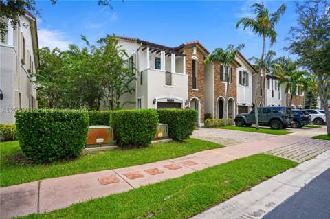 10341 NW 32nd Ter, Doral FL - photo 10 of 55