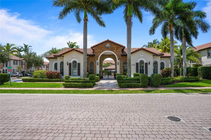 3 bedroom Townhouse at 10341 NW 32nd Ter, Beacon At Doral, Doral — photo 3