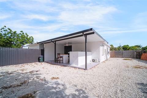 15431 Harding Ln, Homestead FL - photo 15 of 28
