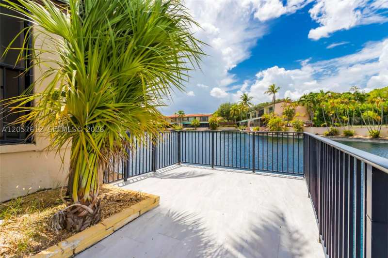 2 bedroom Townhouse at 8350 Dundee Ter, Miami Lakes - Lake Sandra, Miami Lakes — photo 1