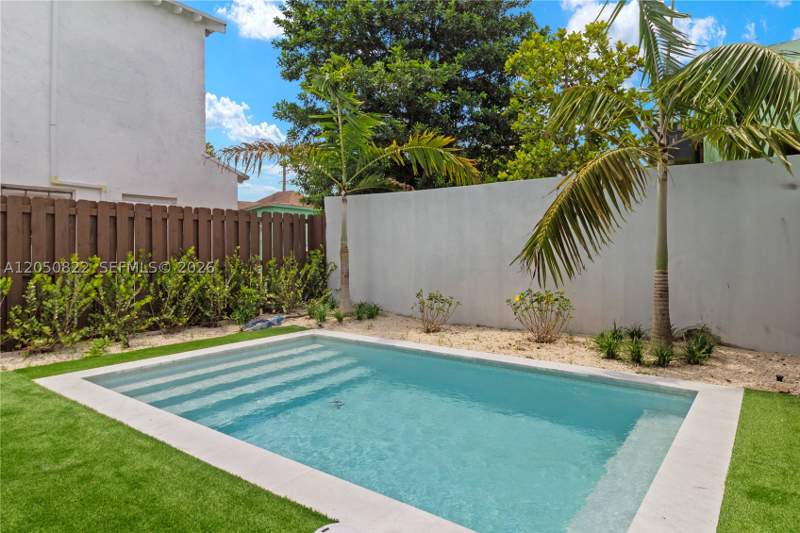 4 bedroom Townhouse at 420 NE 62nd St A, North Gate, Miami — photo 3