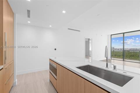 2411 Laguna Circle 1604, North Miami FL - photo 17 of 67