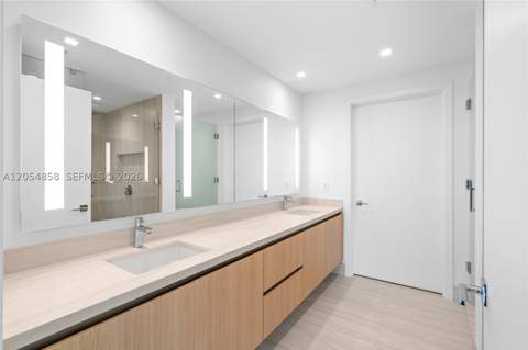 2411 Laguna Circle 1604, North Miami FL - photo 6 of 67