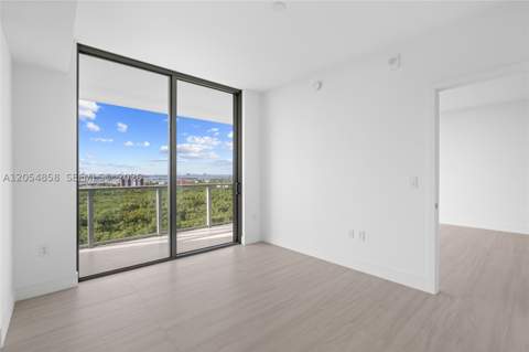 2411 Laguna Circle 1604, North Miami FL - photo 9 of 67