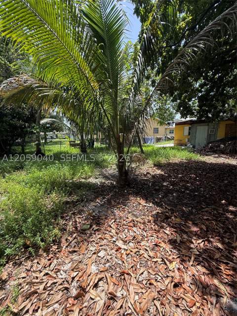 809 NW 108th St, Miami FL - photo 8 of 9