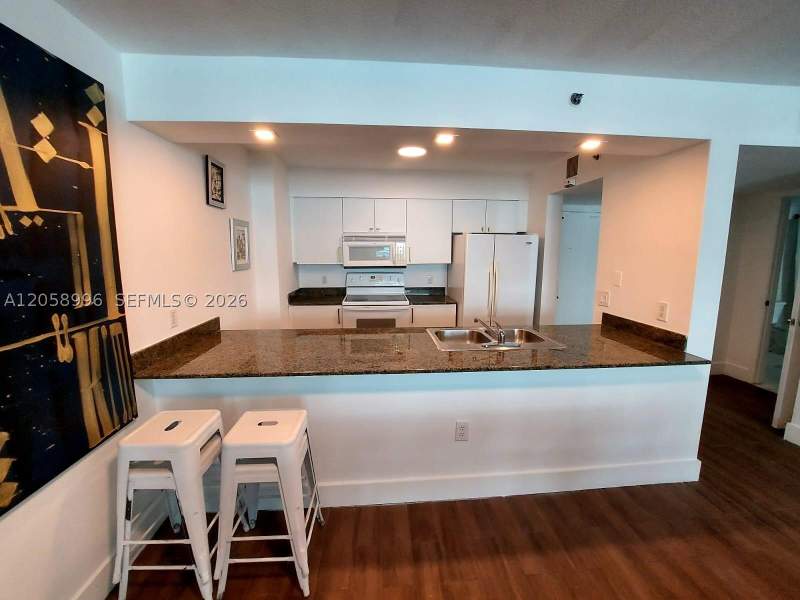 1 bedroom Condominium at 1200 Brickell Bay Dr 3708, The Club At Brickell Bay, Miami — photo 5