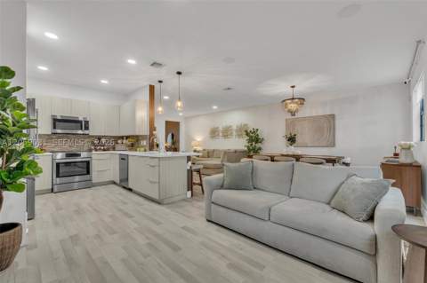 10533 NW 78th Ter, Doral FL - photo 17 of 55