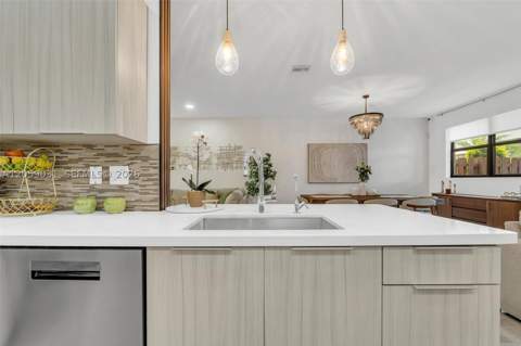 10533 NW 78th Ter, Doral FL - photo 21 of 55