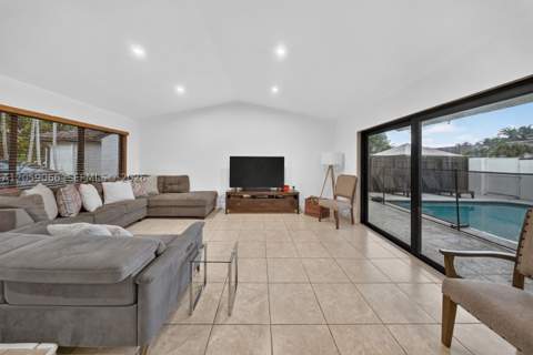 12510 SW 95th Ter, Miami FL - photo 12 of 31