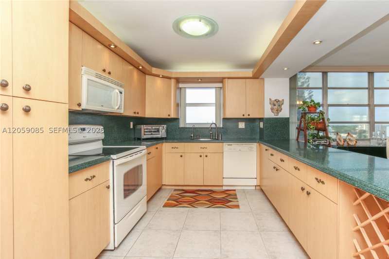 2 bedroom Condominium at 2780 NE 183rd St 901, Commodore Plaza Condo, Aventura — photo 1