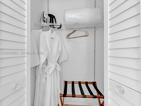 430 Forrest Dr, Miami Springs FL - photo 13 of 27