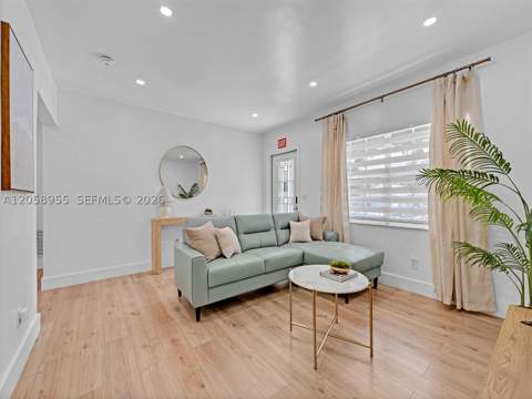 430 Forrest Dr, Miami Springs FL - photo 7 of 27