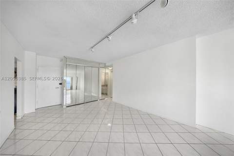 300 Bayview Dr 202, Sunny Isles Beach FL - photo 10 of 43