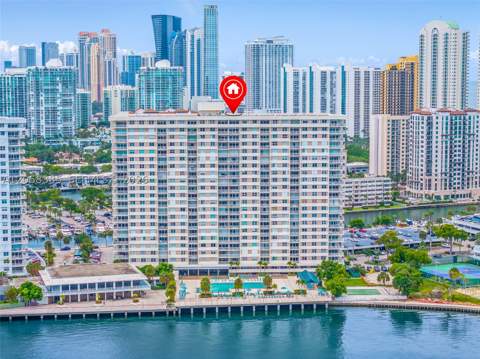 300 Bayview Dr 202, Sunny Isles Beach FL - photo 11 of 43